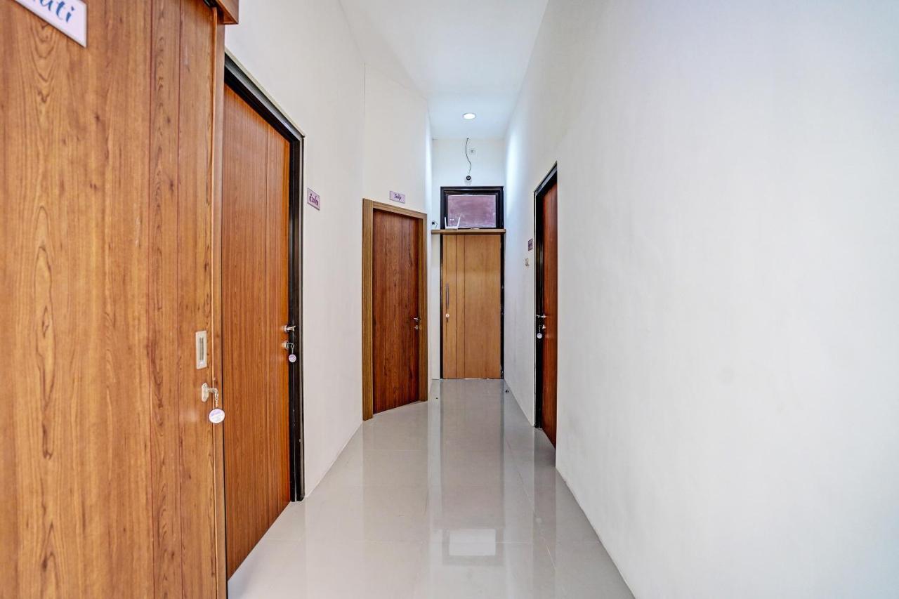 Oyo 92435 Sunlo Cozy Home Family Homestay Syariah Surabaya Exterior photo