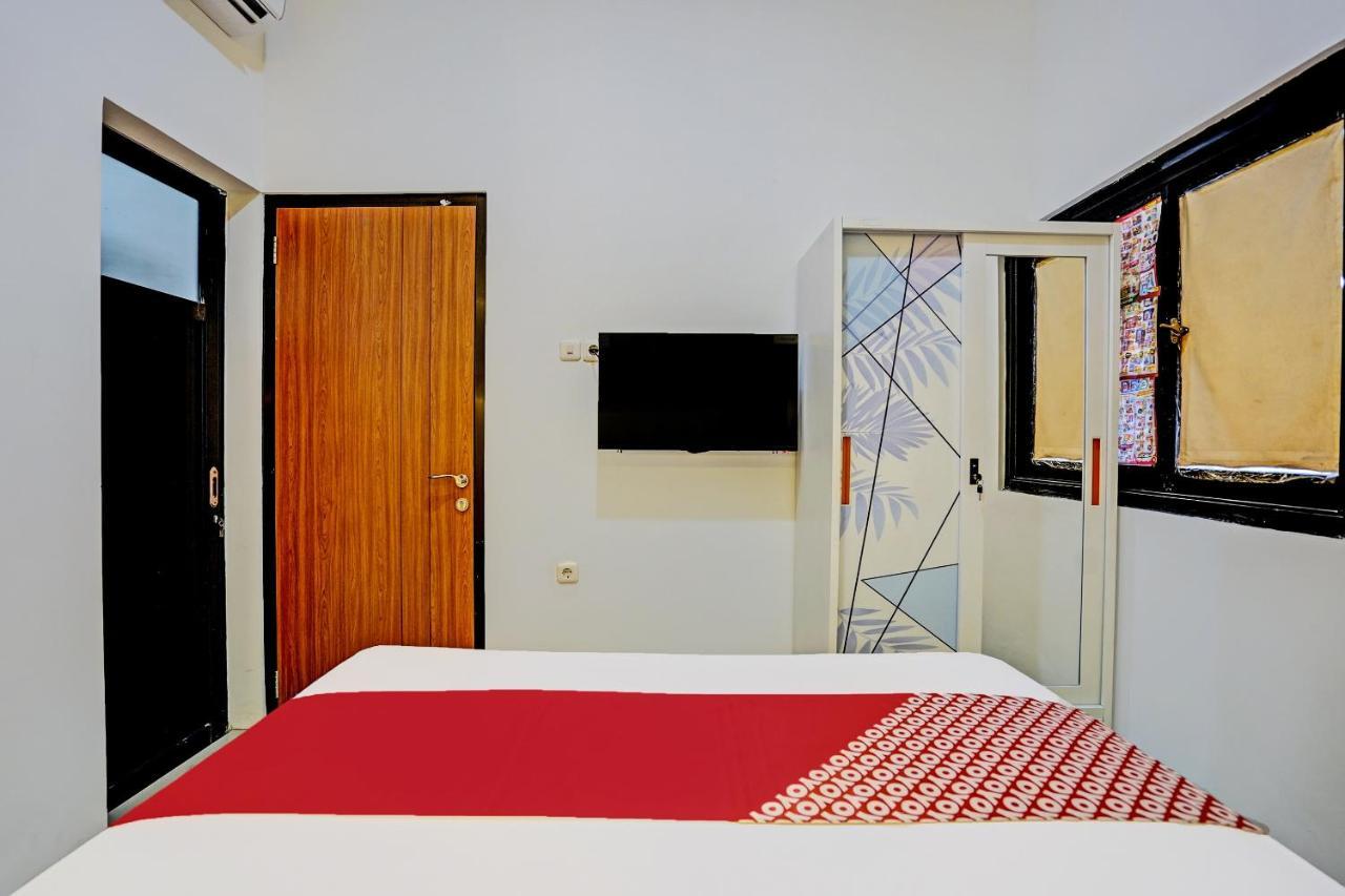 Oyo 92435 Sunlo Cozy Home Family Homestay Syariah Surabaya Exterior photo