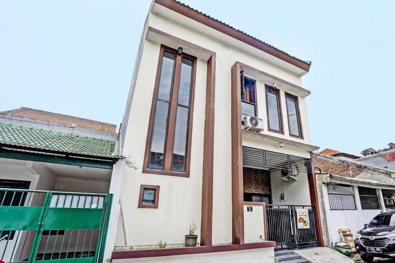 Oyo 92435 Sunlo Cozy Home Family Homestay Syariah Surabaya Exterior photo